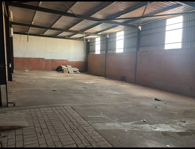 1,620M² MINI FACTORY FOR SALE IN UMBILO